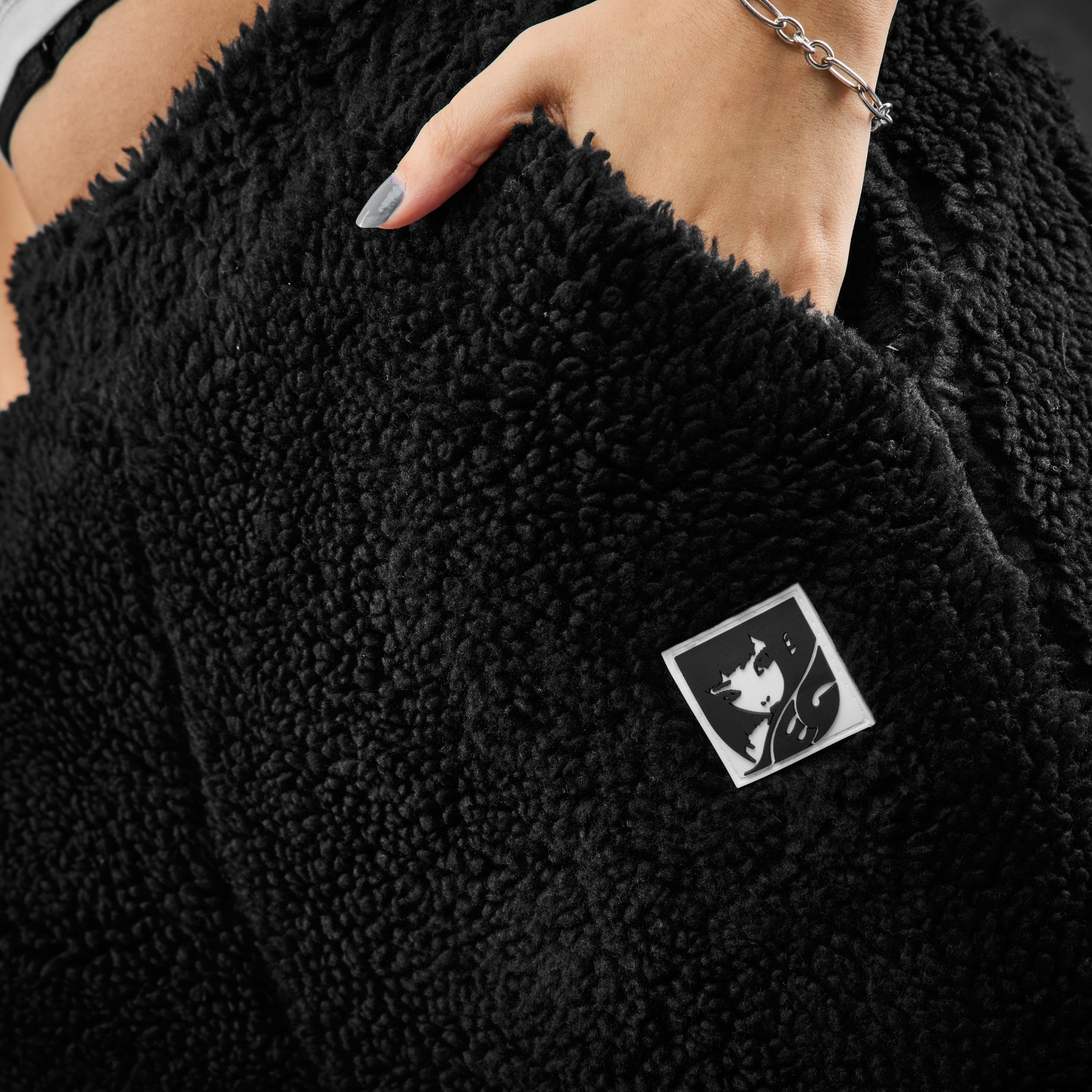 Eternal God Chinese Letter EG Pans Fleece Hose 434115