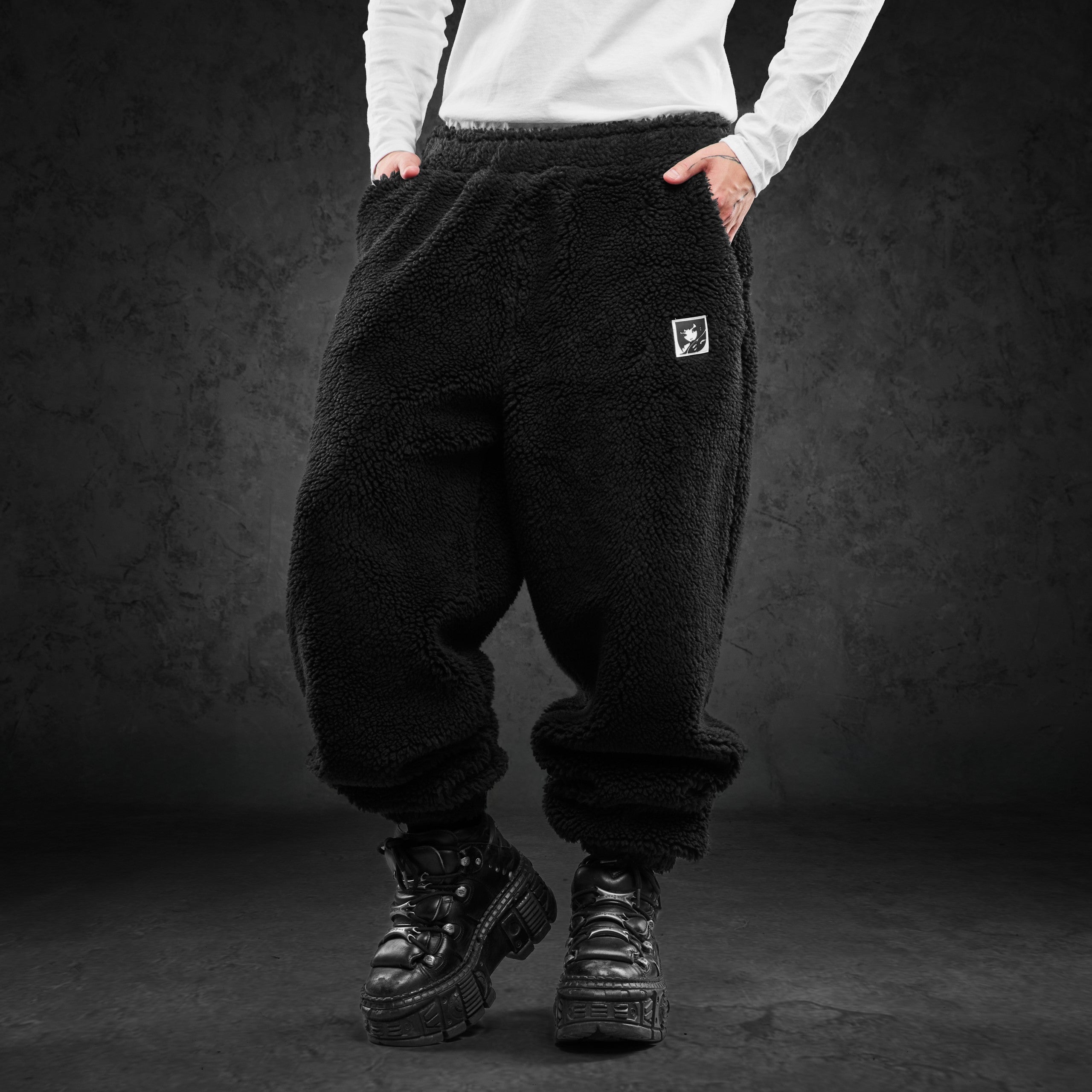 Eternal God Chinese Letter EG Pans Fleece Hose 434113